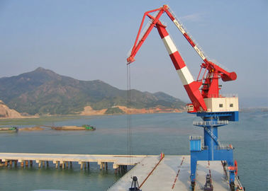 30 Ton Harbour Portal Crane/Jib Crane For Shipyards porta de matanza móvil
